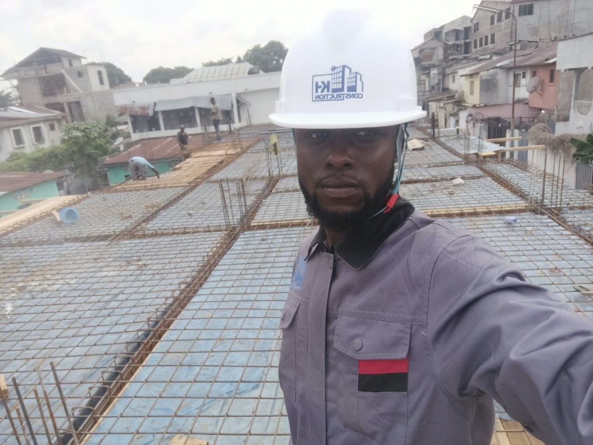 Équipe sur un chantier de construction